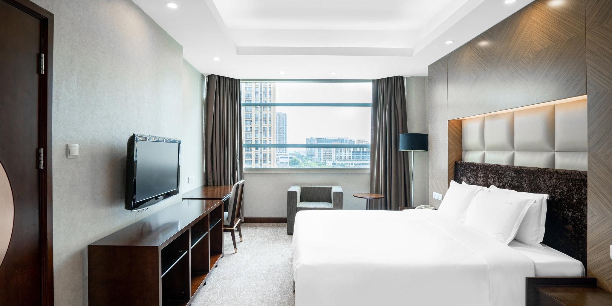 1 King Bed 1 Bedroom Suite