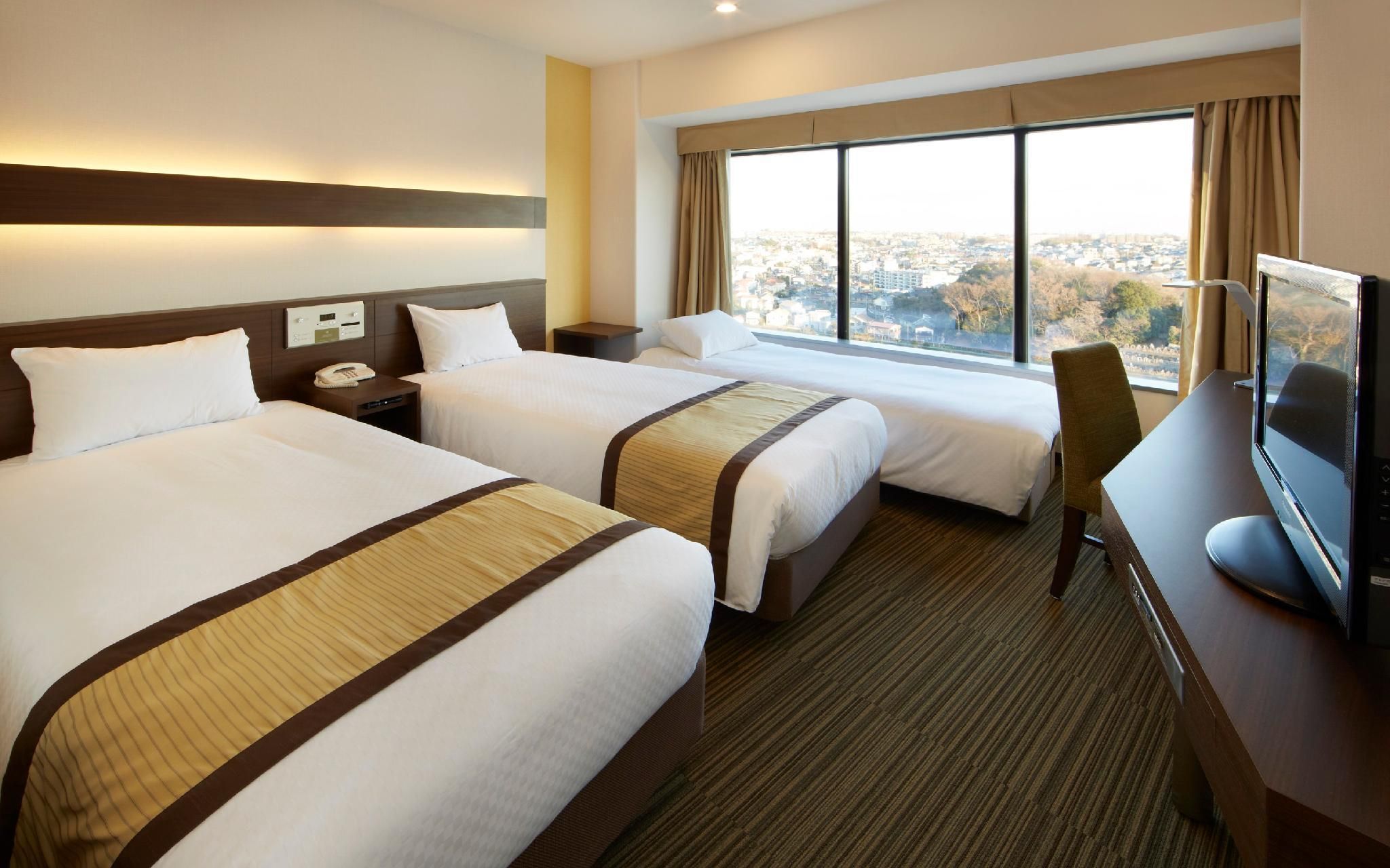 9th-19th Floor Moderate Twin Room - Non-Smoking