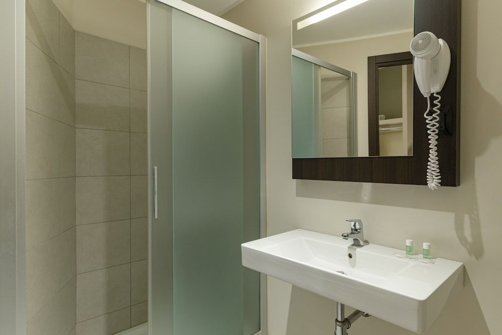 B&B Hotel Como Camerlata Double Room, Non Smoking 5