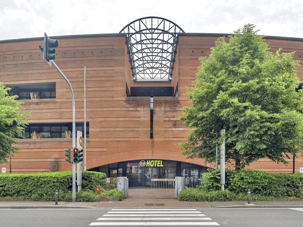 undefined B&B Hotel Como Camerlata 8