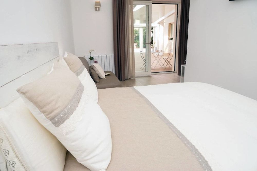 FEMily B&B Classic Suite, 1 Queen Bed with Sofa bed, Non Smoking, Ensuite 3