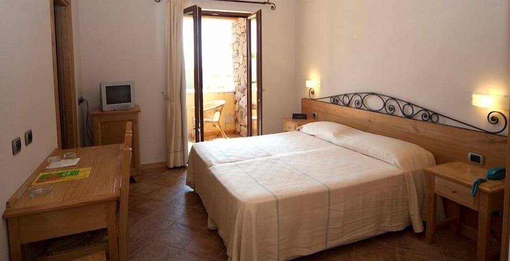 Double Room, Mountainside (Prestige Cala Sisine Matrimoniale)