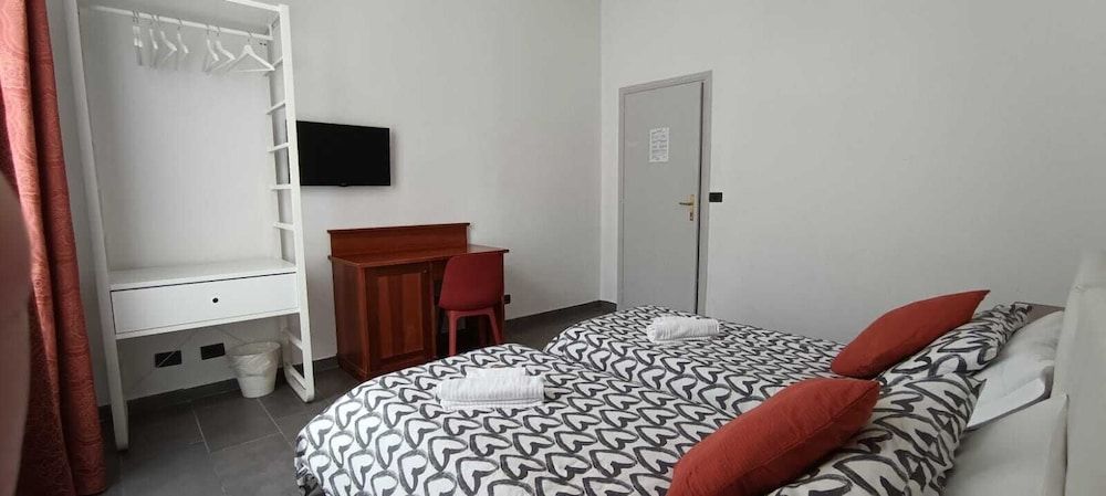 Hotel Ciao Double Room, Shared Bathroom 9