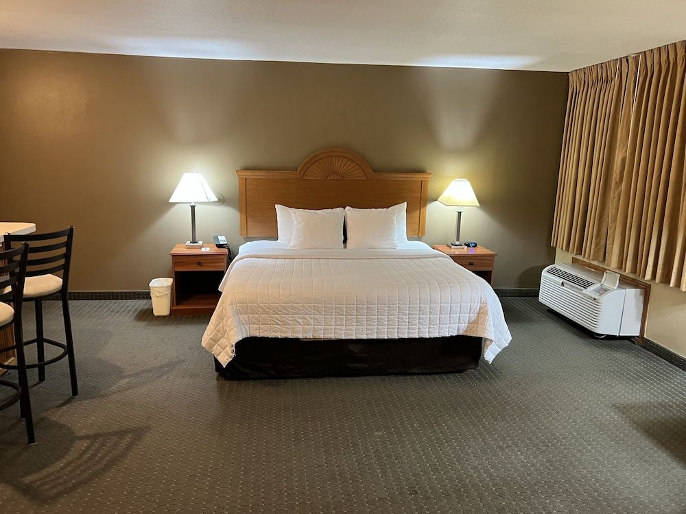 Americas Best Value Inn Pharr Suite, 1 King Bed, Non Smoking 2