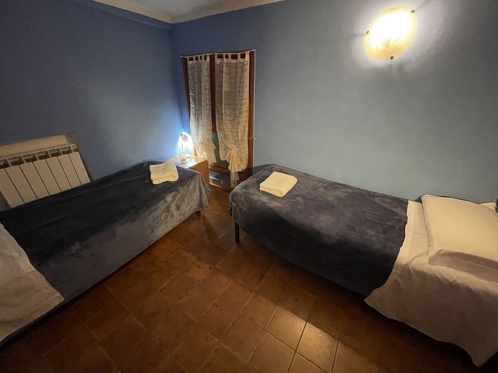 Grey's House Economy Double Room, Shared Bathroom, City View 4