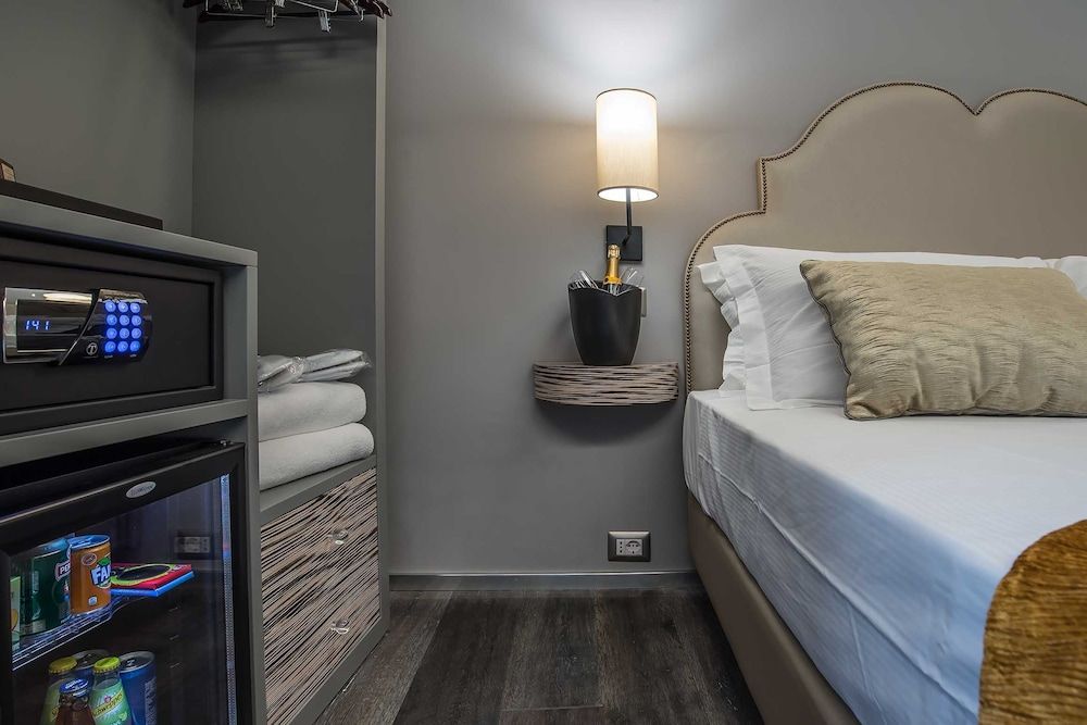 Colonna Suite del Corso Superior Double Room 6