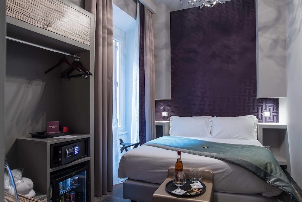 Colonna Suite del Corso Basic Double Room