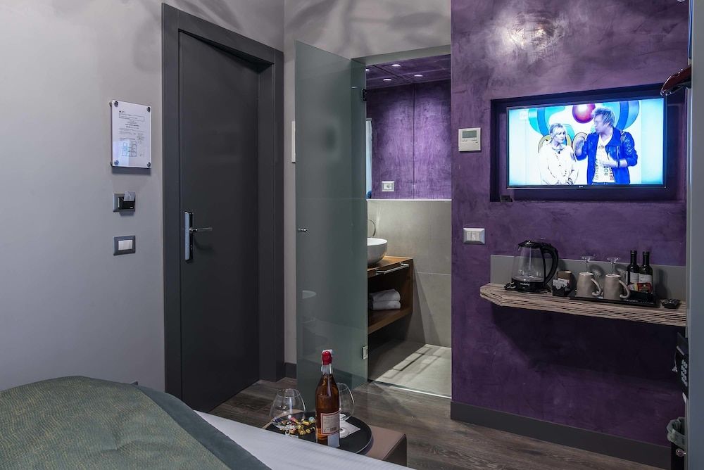 Colonna Suite del Corso Basic Double Room 4