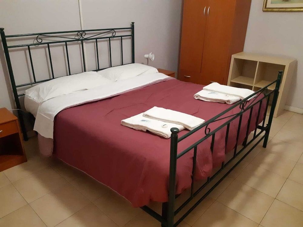 Gialel Guesthouse Double or Twin Room, Shared Bathroom 7