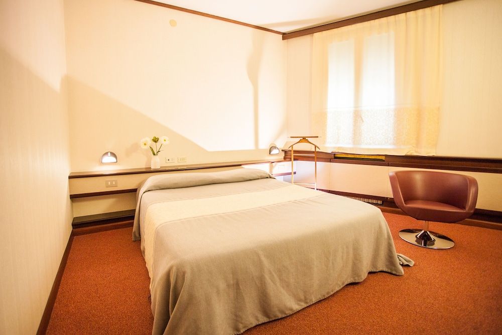 Hotel Italia Classic Double Room 3