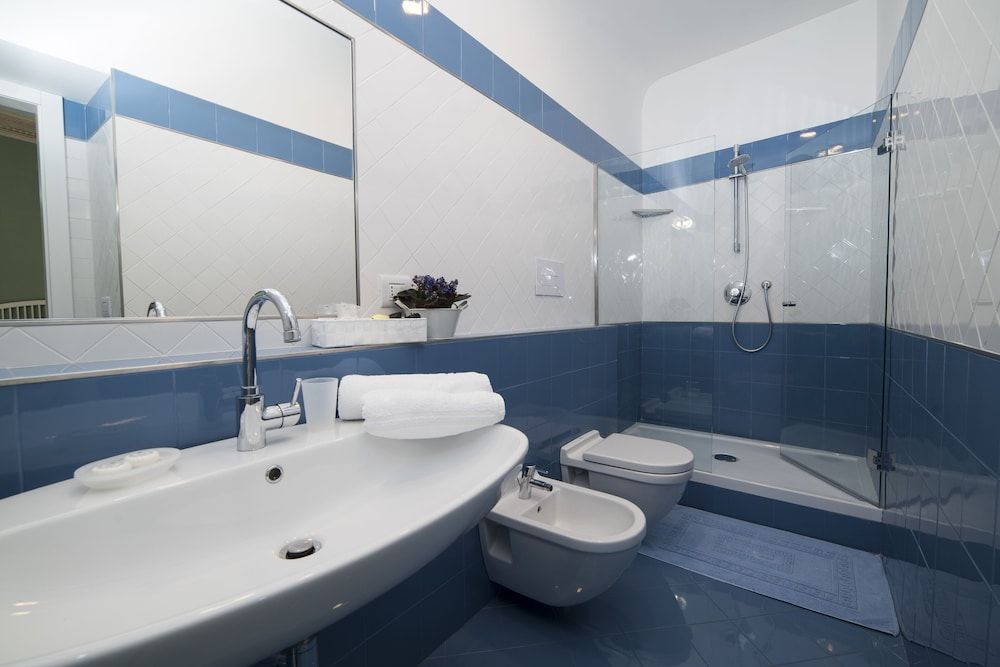 B&B Umberto Deluxe Triple Room, 1 Bedroom, City View 8