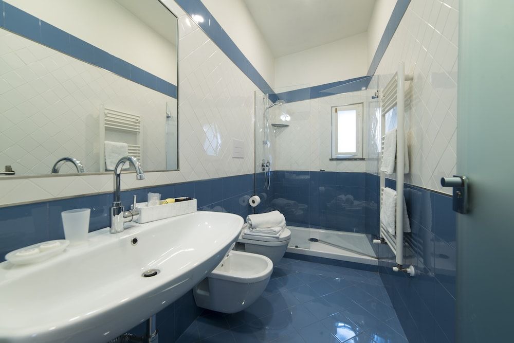 B&B Umberto Family Quadruple Room, 1 Bedroom, City View 4