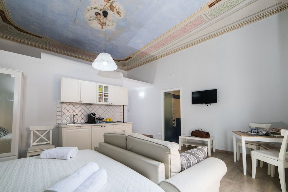 B&B Umberto Deluxe Triple Room, 1 Bedroom, City View 3