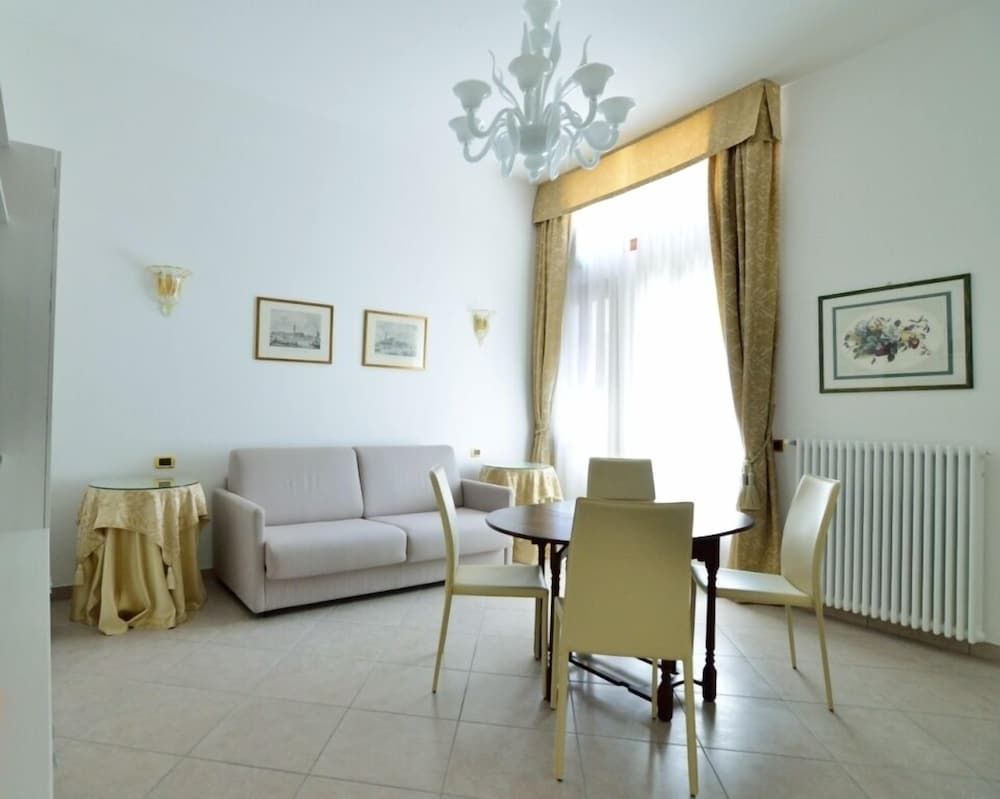 Sissi Suite Apartment, 1 Bedroom 11