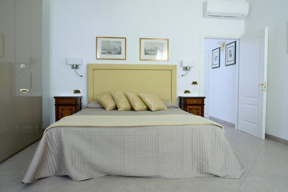 undefined Sissi Suite