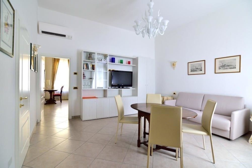 undefined Sissi Suite 7