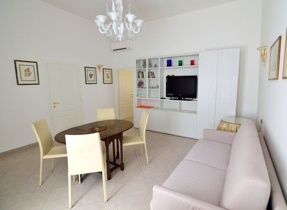 undefined Sissi Suite 8