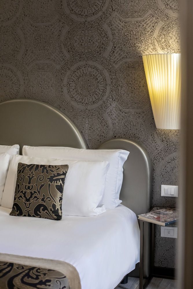 Alle Guglie Boutique Hotel Classic Double Room 6