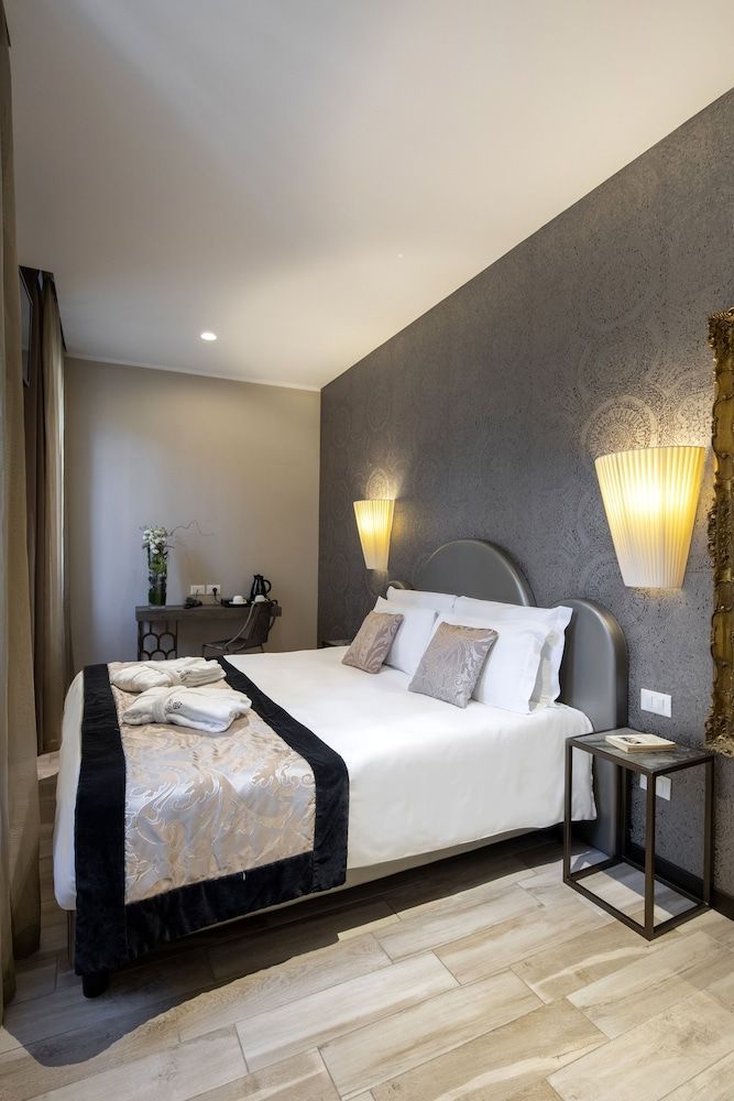 Alle Guglie Boutique Hotel Classic Double Room 7