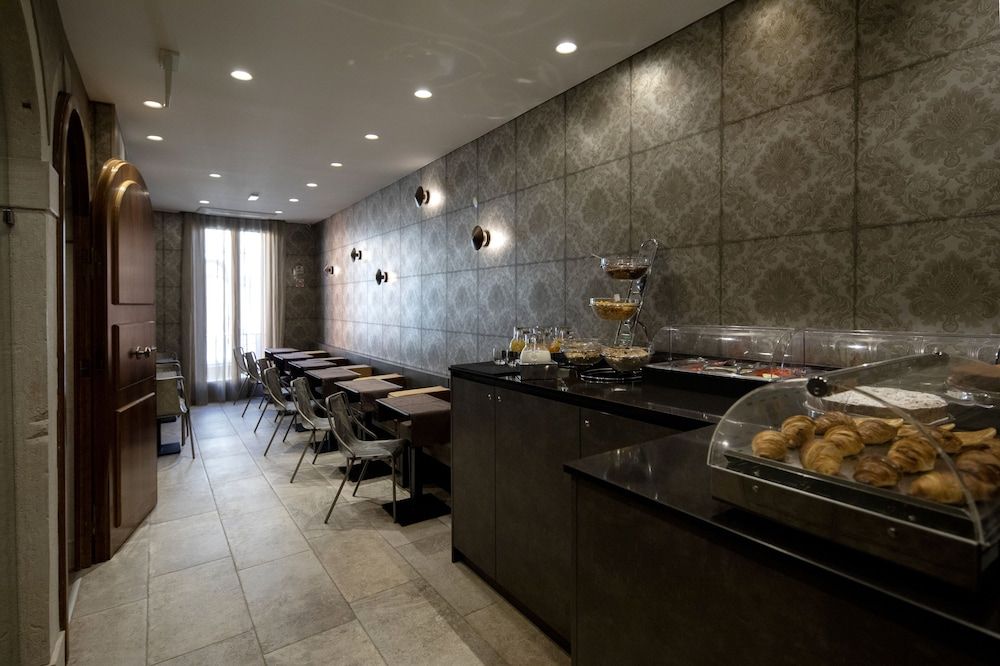 undefined Alle Guglie Boutique Hotel 10