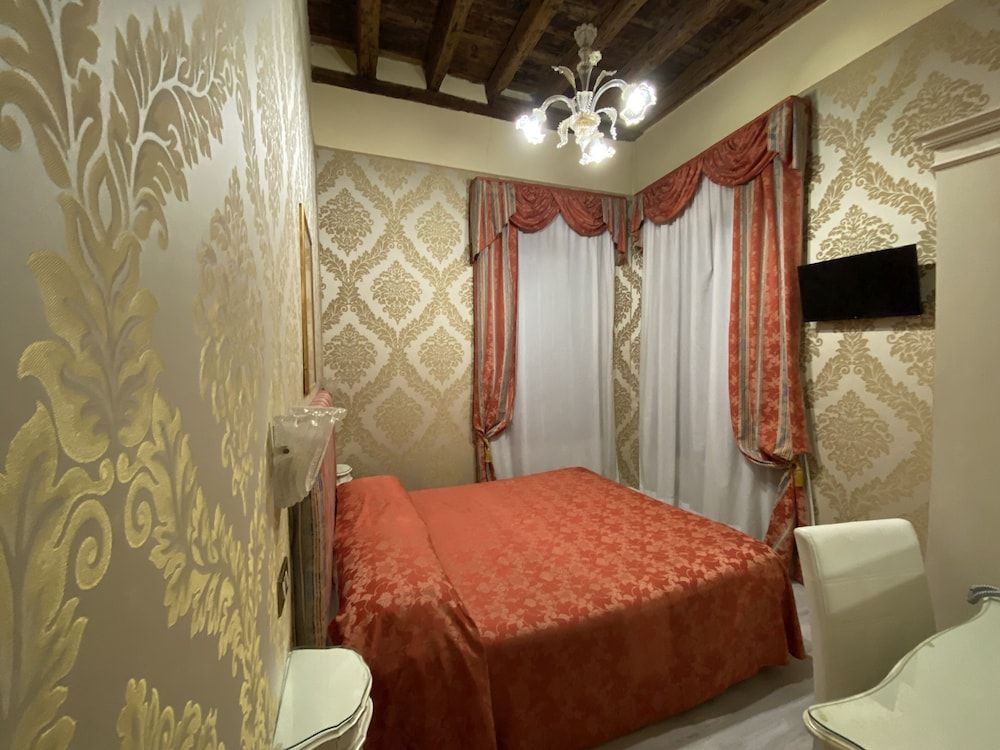 Hotel Bridge Small double room, private bathroom 2