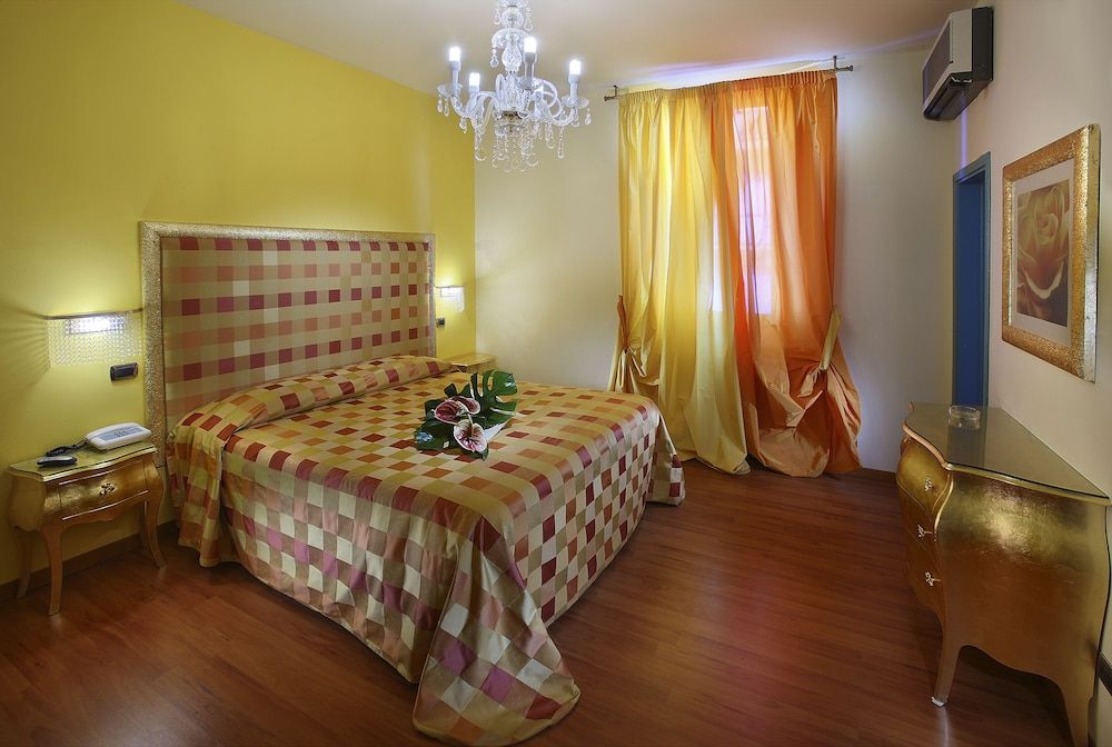 Hotel Nuovo Savi Economy Quadruple Room 2