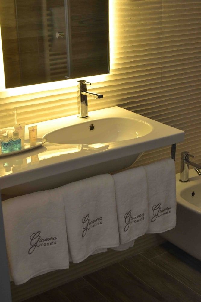 Ginevra Rooms Bergamo Triple Room (Rolex) 10
