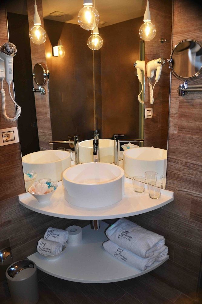 Ginevra Rooms Bergamo Triple Room (Cartier) 8