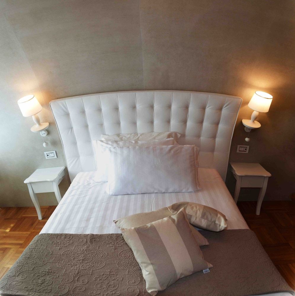 Ginevra Rooms Bergamo Suite (Patek) 3