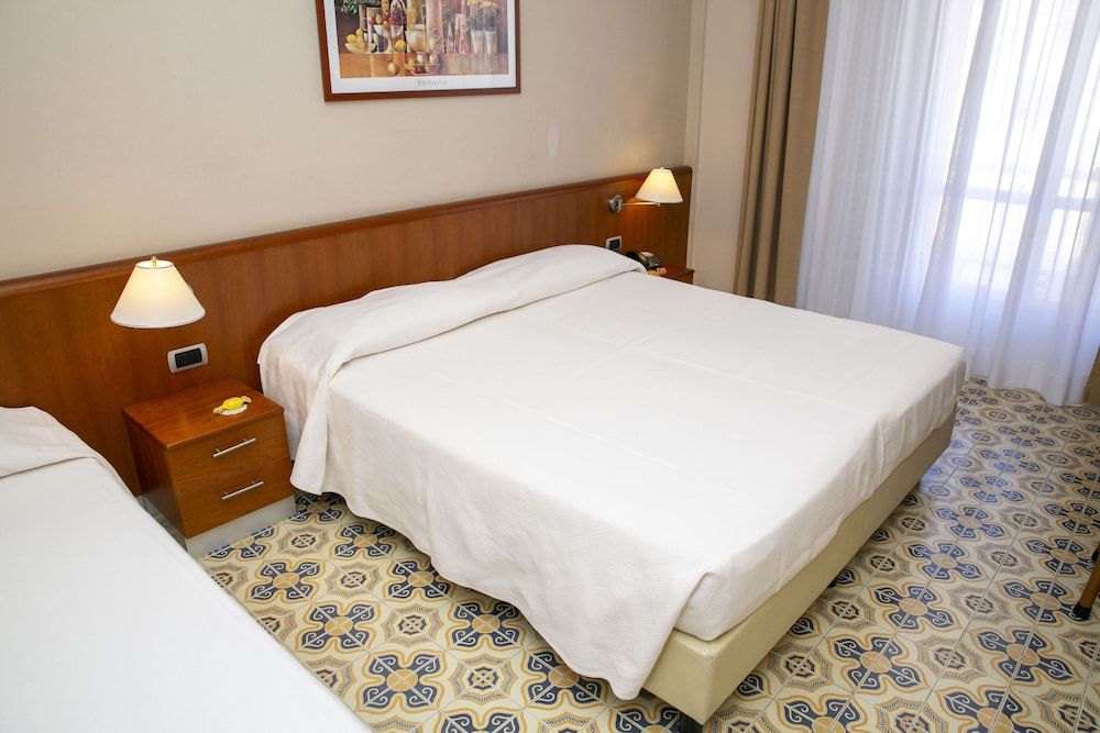 Standard Double Room, Balcony, Partial Sea View Beach Included