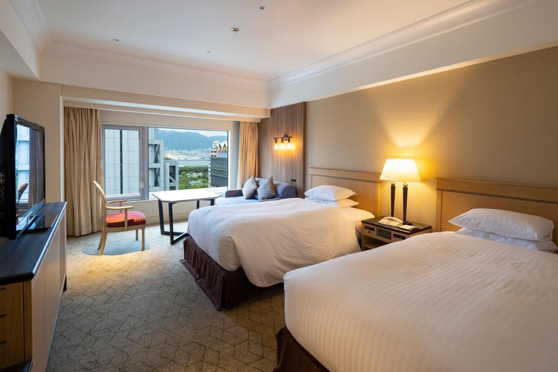Sheraton Floor Deluxe Twin Room - Non-Smoking