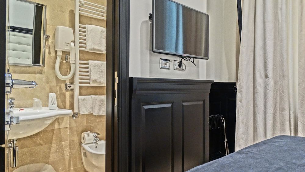 Vaticano Royal Suite Deluxe Room, 1 Double Bed 8