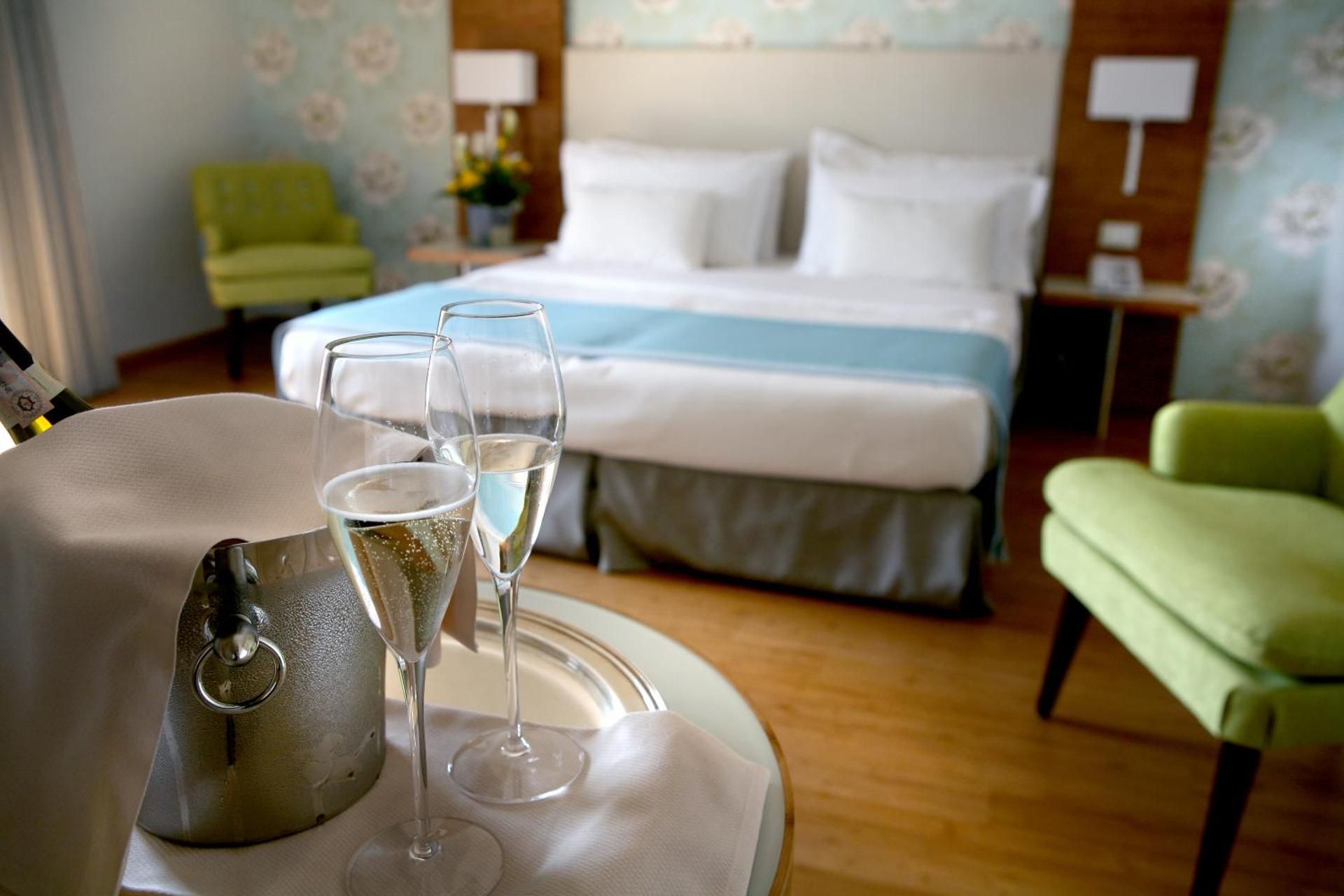 Junior Suite with Lake View