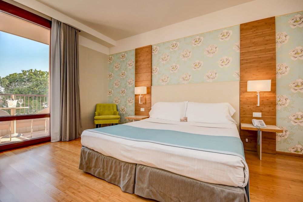 Flexible Room (possible room change during the stay)
