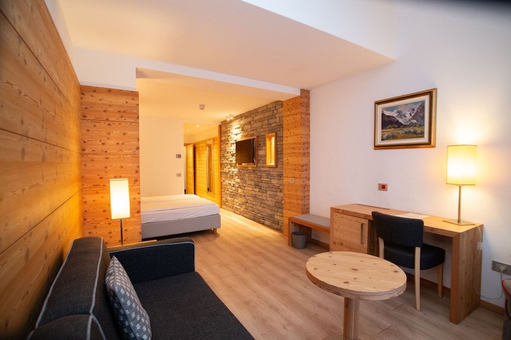 Alpine Charme & Wellness Hotel Europeo Junior Suite 2
