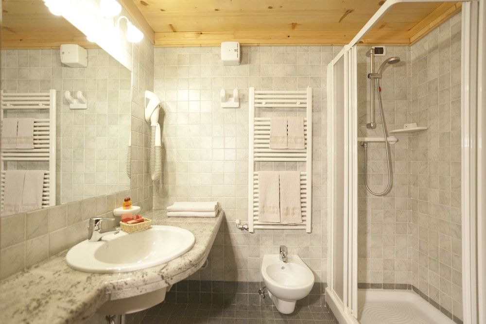 Alpine Charme & Wellness Hotel Europeo Traditional Double or Twin Room 5