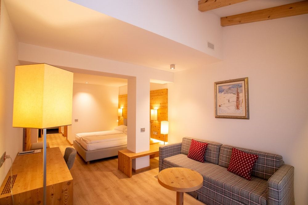 Alpine Charme & Wellness Hotel Europeo Junior Suite 3