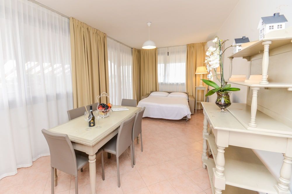 Il Sogno Apartments Apartment, 2 Bedrooms, Lake View 2