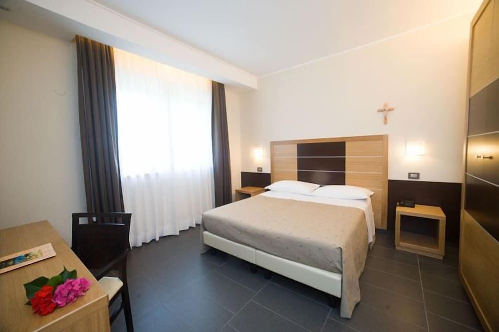 Vittoria Double or Twin Room 4