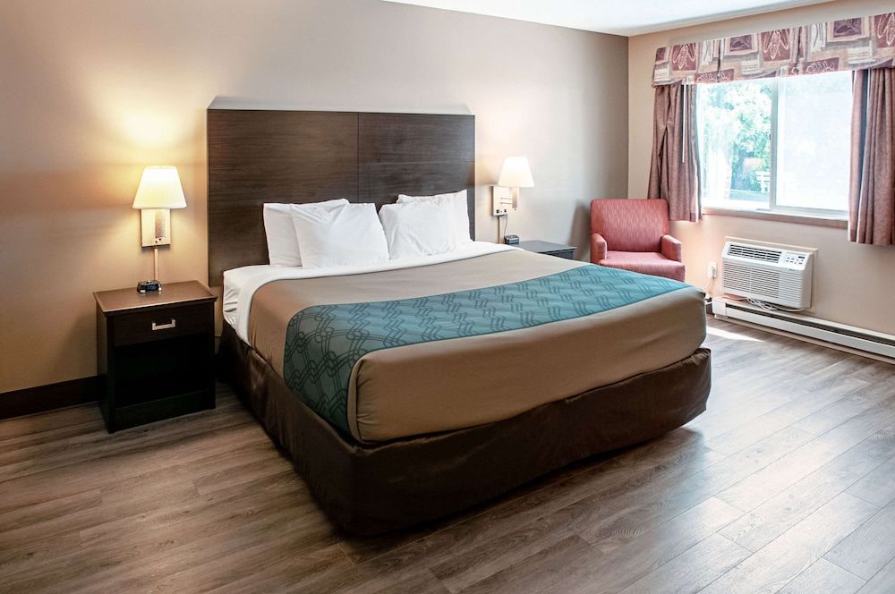 Standard Room, 1 King Bed, Non Smoking
