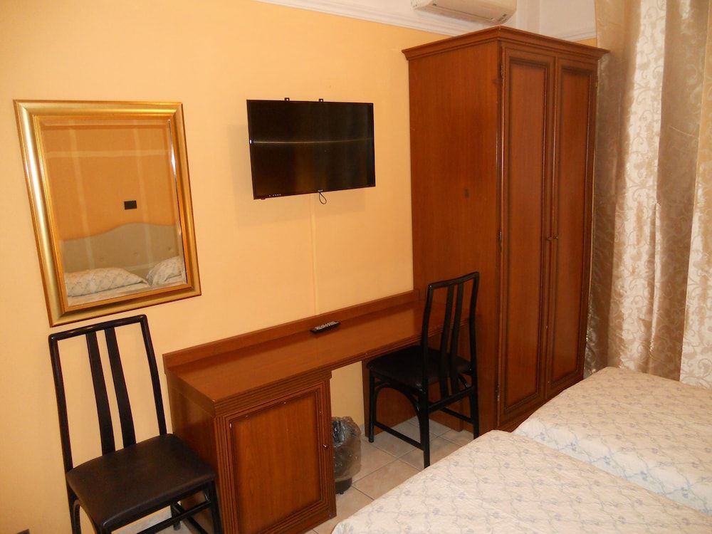 Salus Comfort Triple Room 20