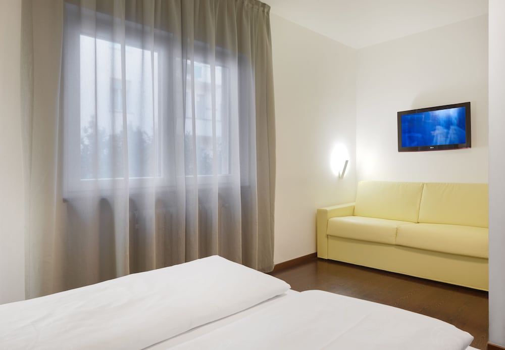 Hotel Asterix Double or Twin Room 9