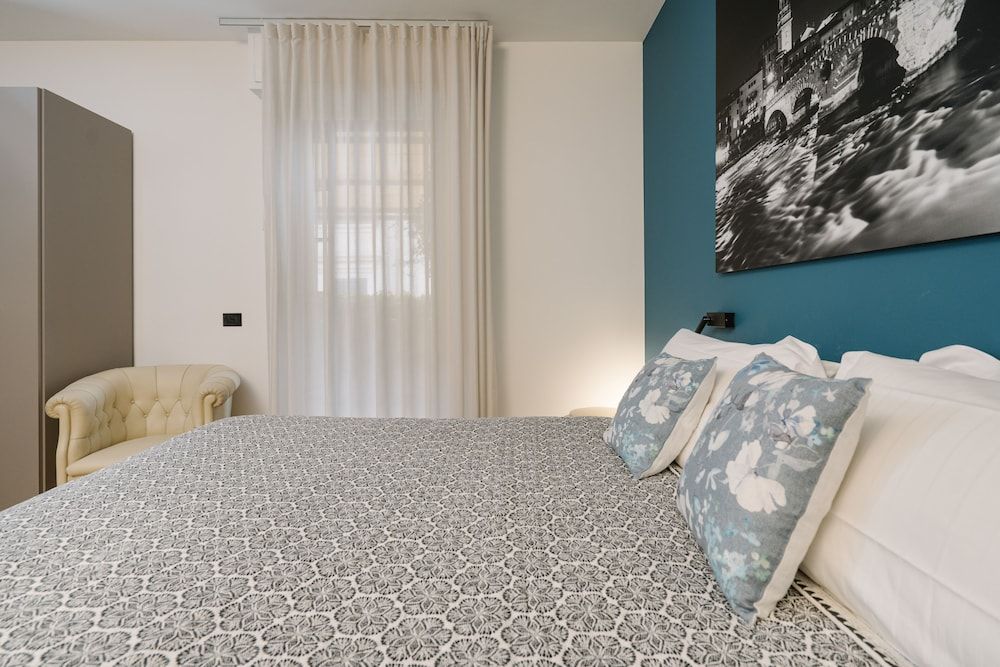 Deluxe Studio Suite, 1 Queen Bed, Terrace, Annex Building