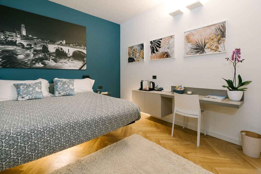 Deluxe Studio Suite, 1 Queen Bed, Terrace, Annex Building
