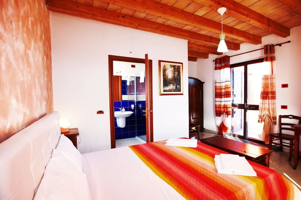 La Casa Rossa Country House Triple Room 2
