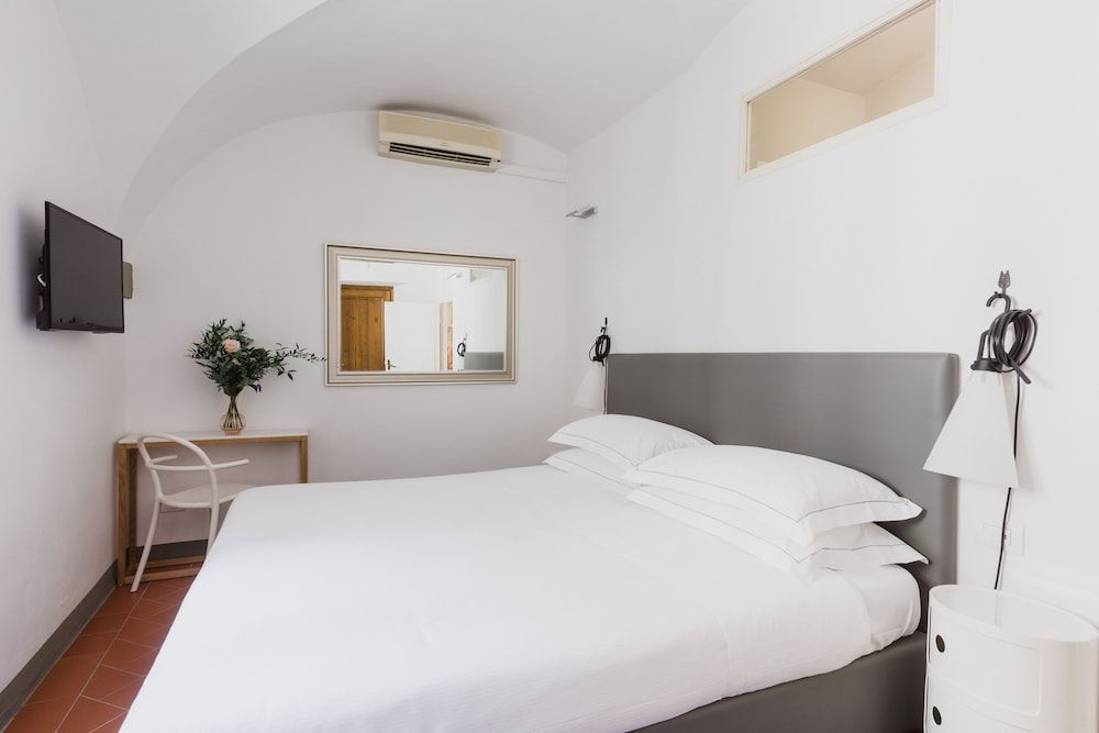 The Artists' Palace Florence Double or Twin Room 4