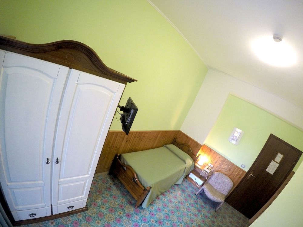 Tourist Hotel Economy Single Room