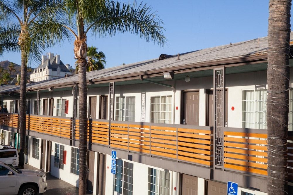 undefined The Dixie Hollywood 2