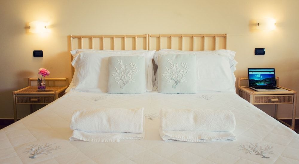 Double Room, Partial Sea View