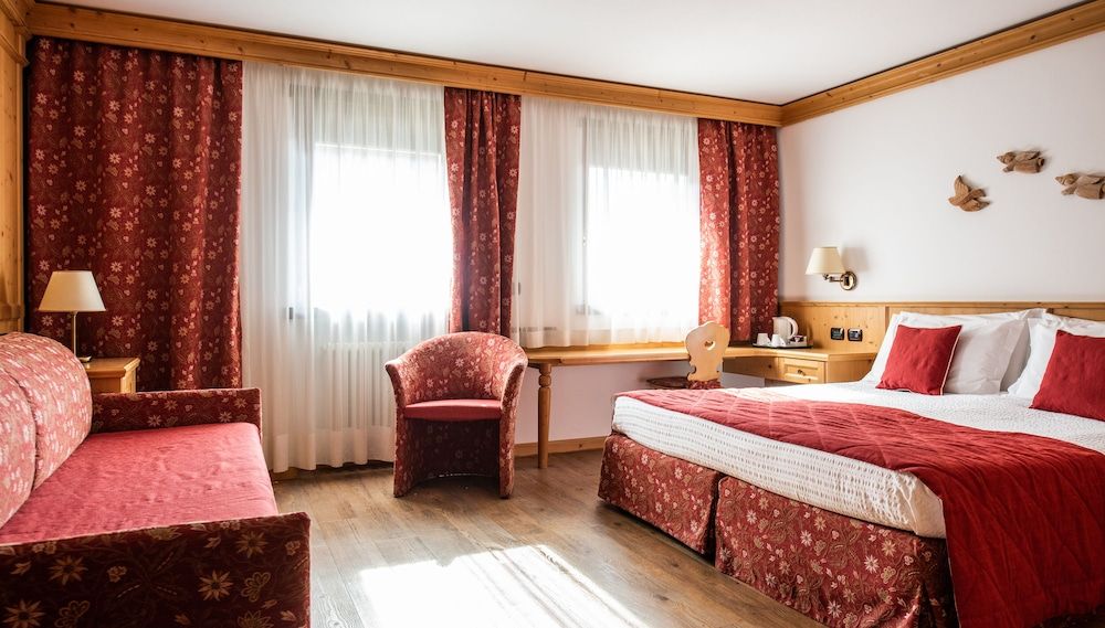 Antares Classic Quadruple Room 4